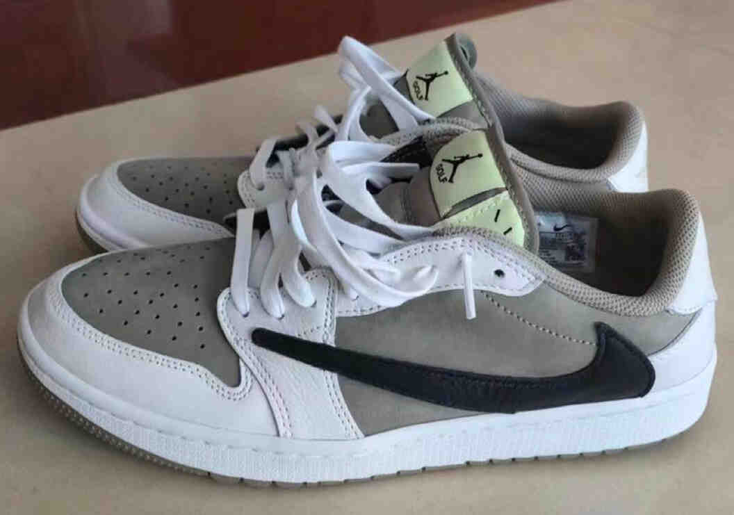 初见：Travis Scott x Air Jordan 1 Low Golf