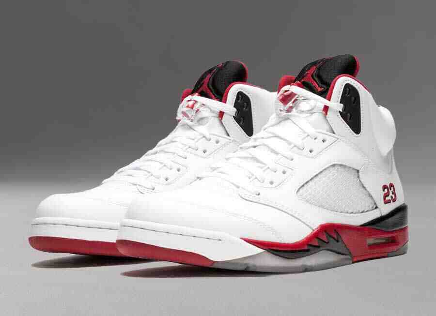 球鞋谈话：Air Jordan 5 “Fire Red” (Black Tongue)