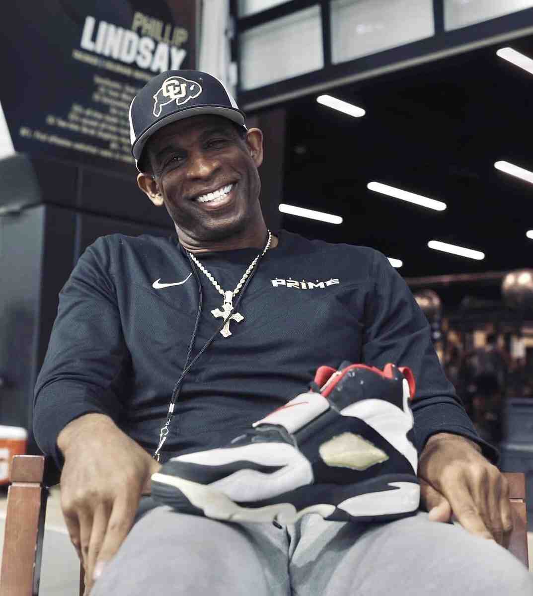 Deion Sanders Re-Signs With Nike
