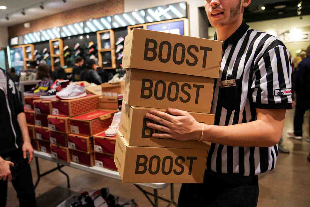 传Foot Locker将于8月恢复销售Yeezys鞋
