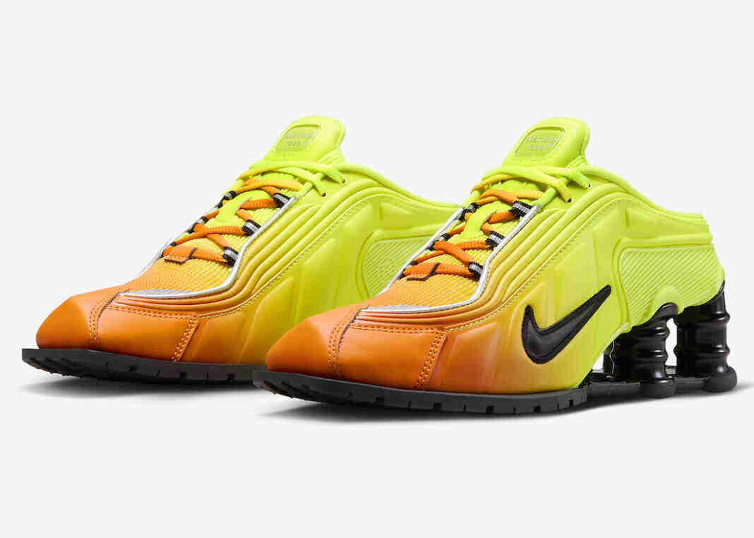 Martine Rose x Nike Shox Mule MR 4 “安全橙 “的官方照片