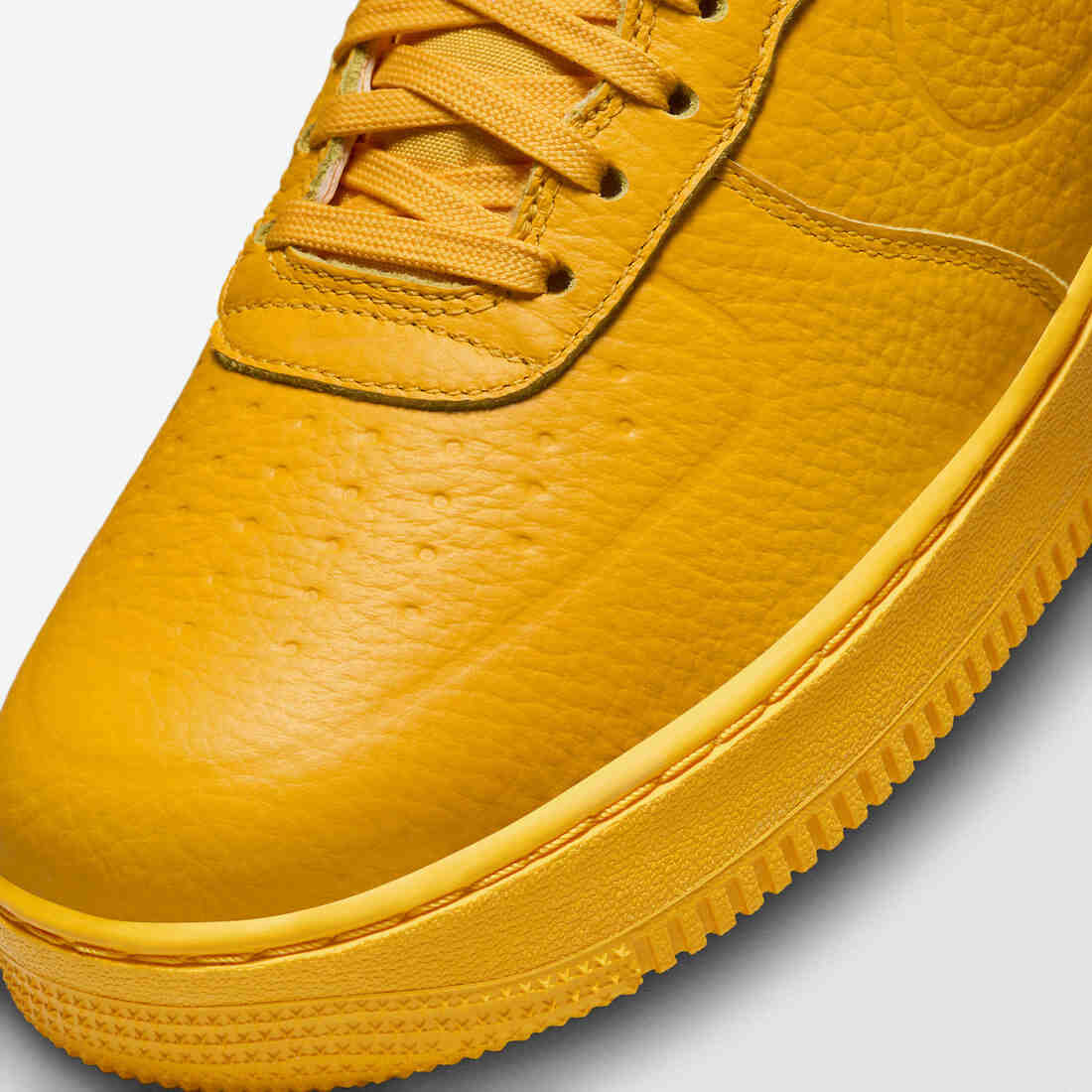 Nike Air Force 1 Low Waterproof University Gold FB8875-700