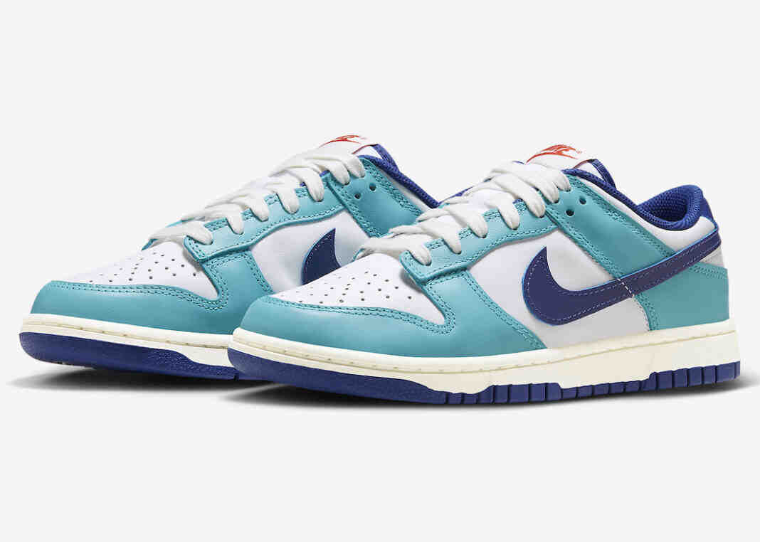 Nike Dunk Low “Nebula Blue” with Varsity-Themed Insoles.