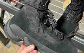 阿迪达斯 Yeezy 500 高级战术靴 “实用黑 “2023 年秋季发布