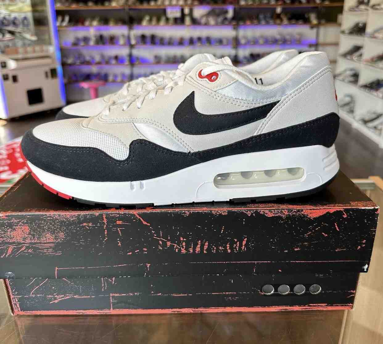 Nike Air Max 1 86 OG USA DQ3989-101 Lateral Side on top of box