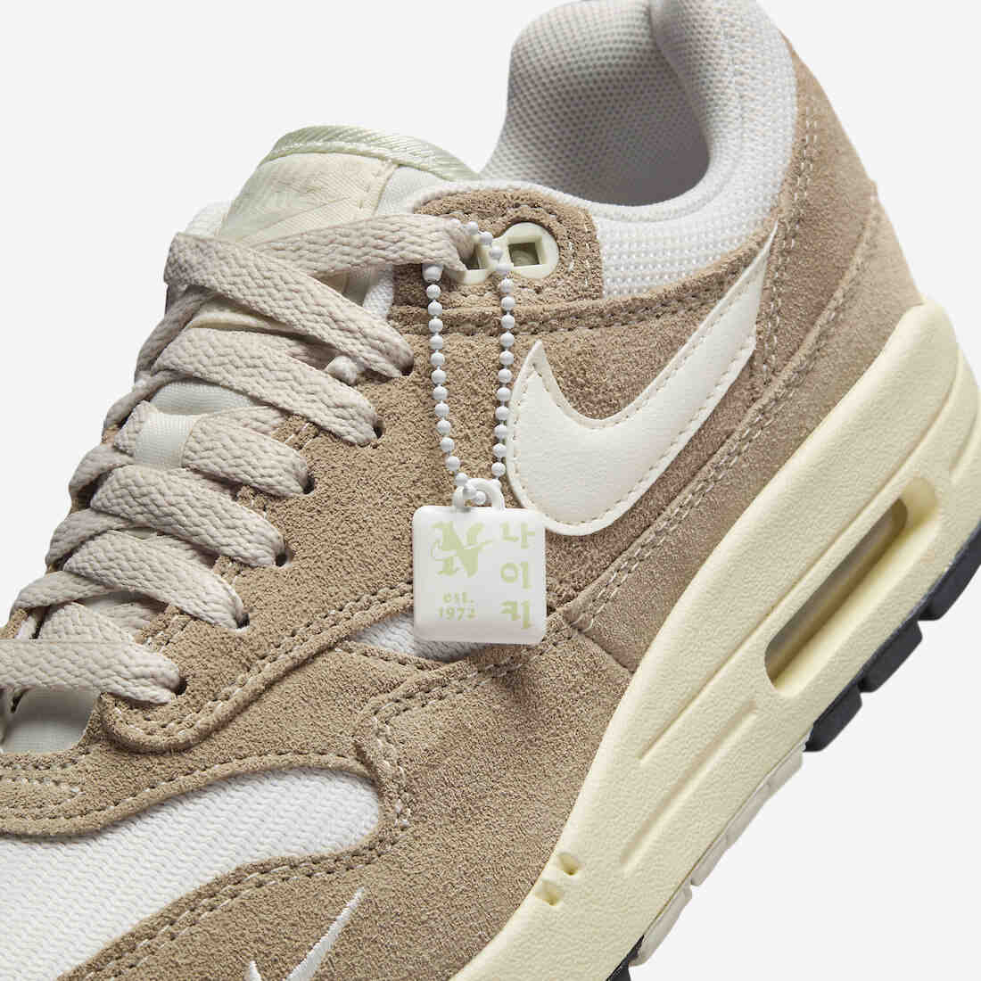 Nike Air Max 1 Hangul Day hangtag