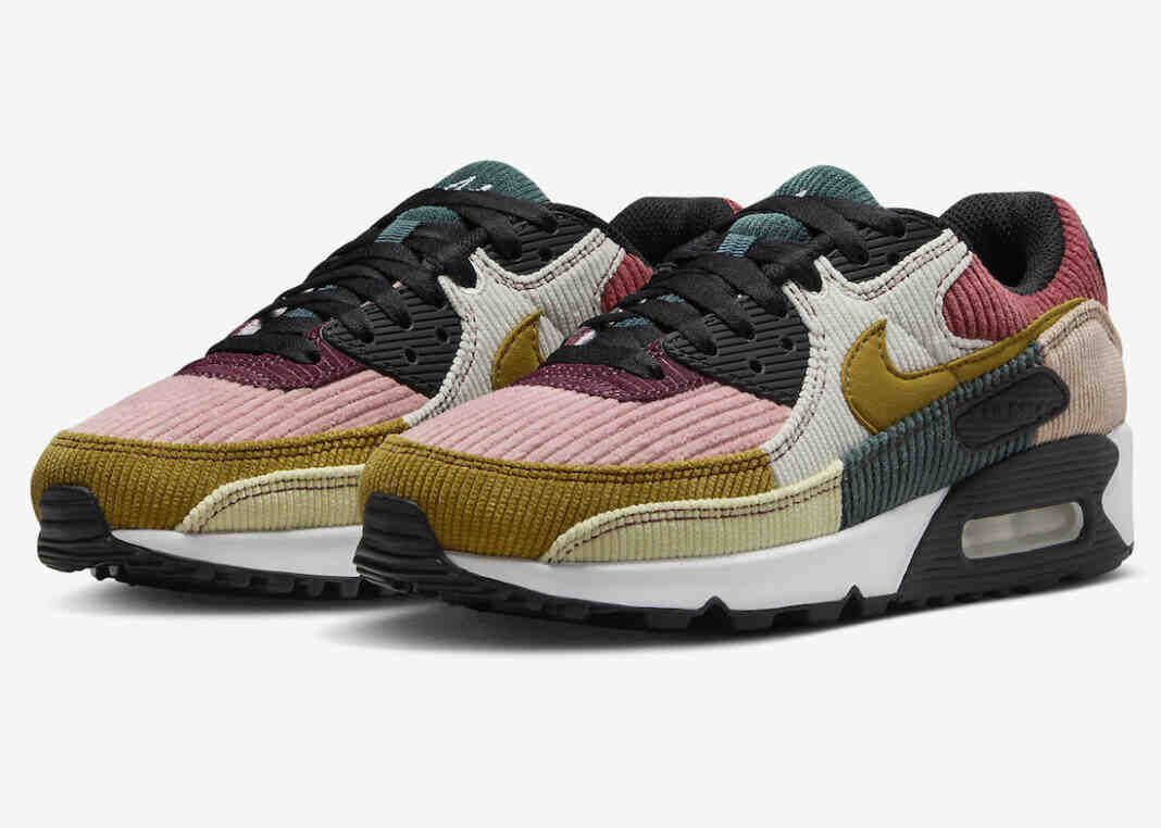 采用 “多灯芯绒 “面料的耐克 Air Max 90