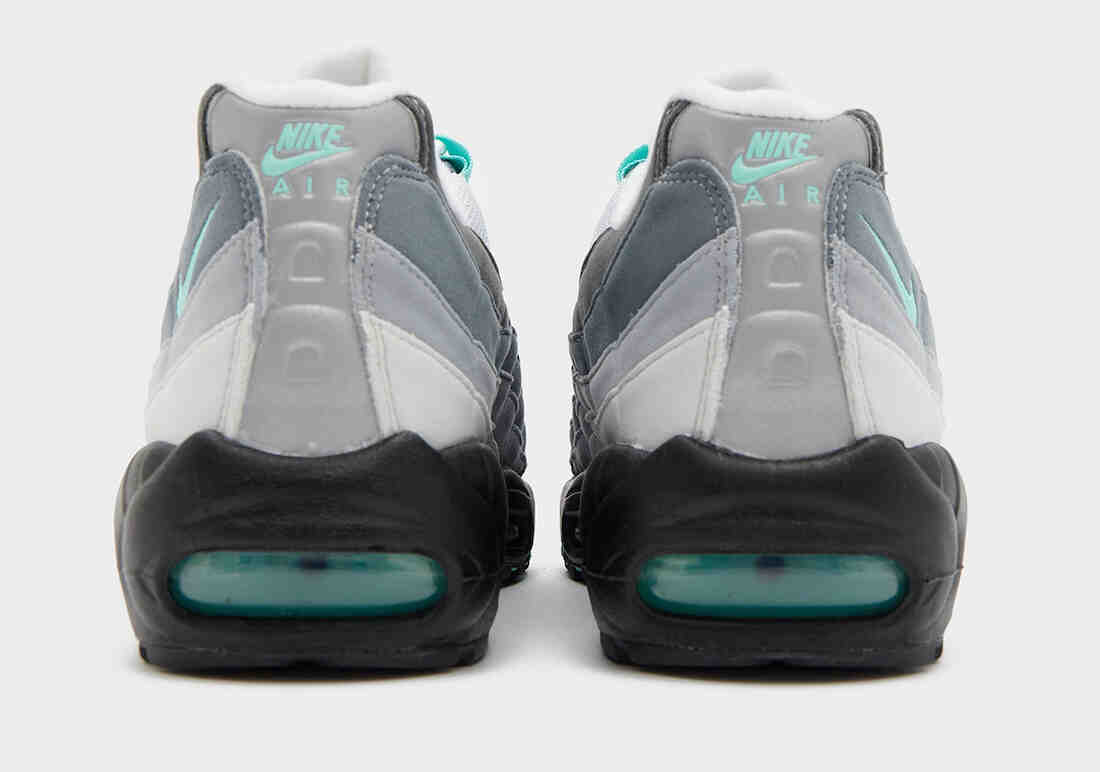 Nike Air Max 95 Hyper Turquoise Lateral Side