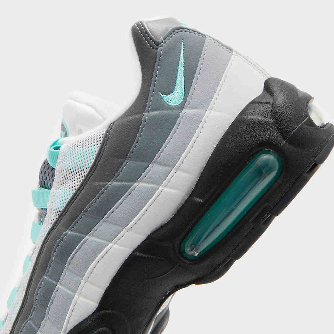 Nike Air Max 95 Hyper Turquoise Lateral Side