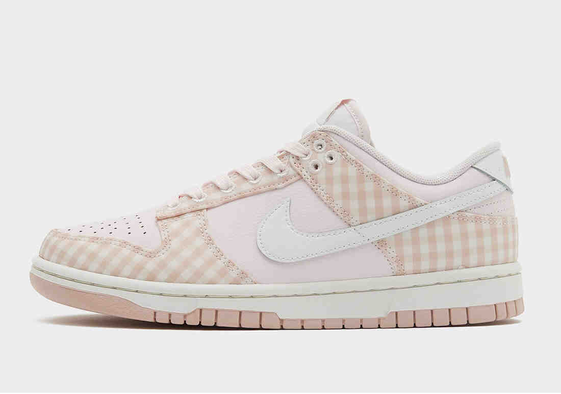 Nike Dunk Low Pink Gingham Lateral