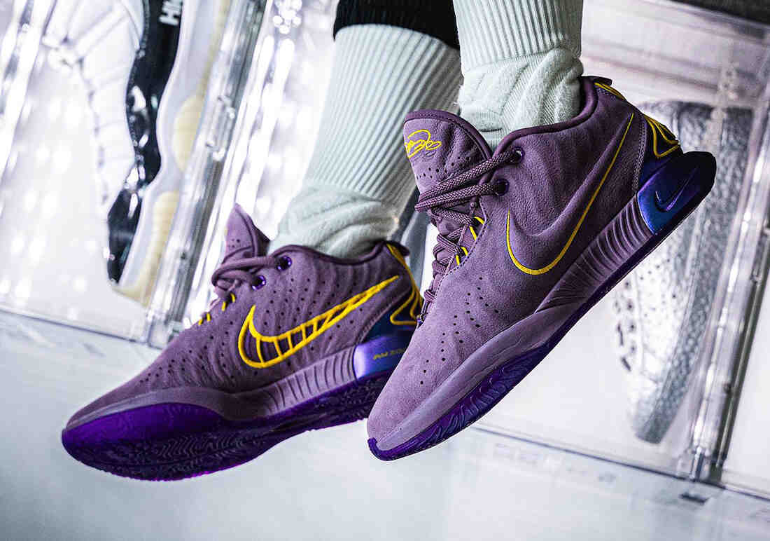 Nike LeBron 21 Violet Dust On-Feet