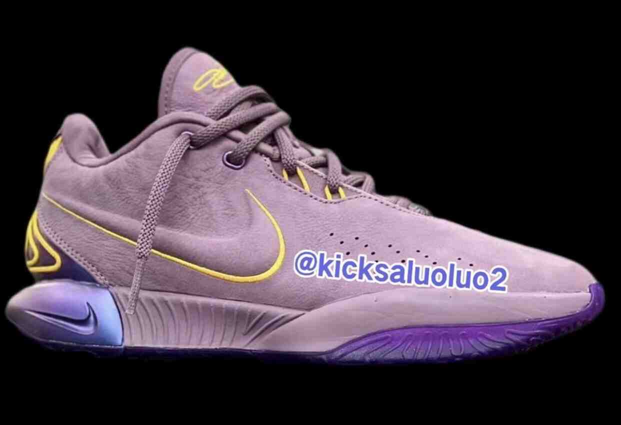 Nike LeBron 21 Violet Dust FV2345-500