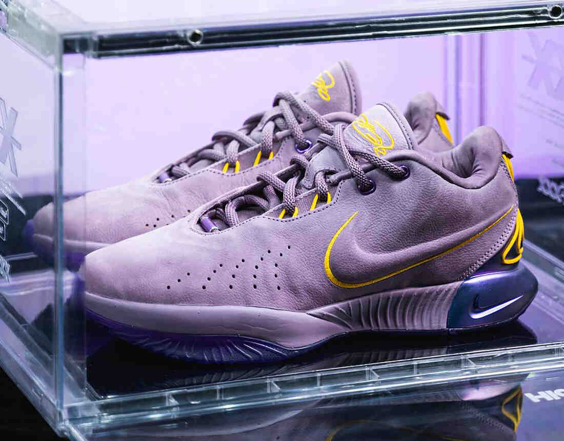 Nike LeBron 21 Violet Dust Release Date