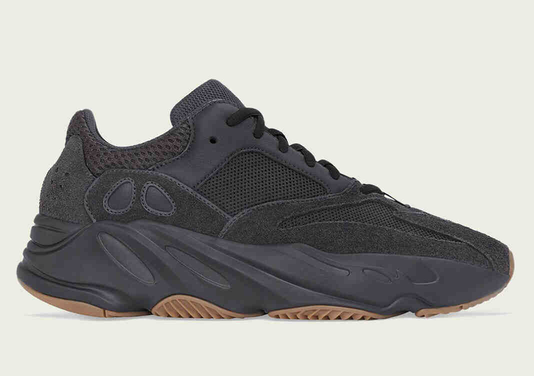 阿迪达斯 Yeezy Boost 700 “实用黑 “正式回归