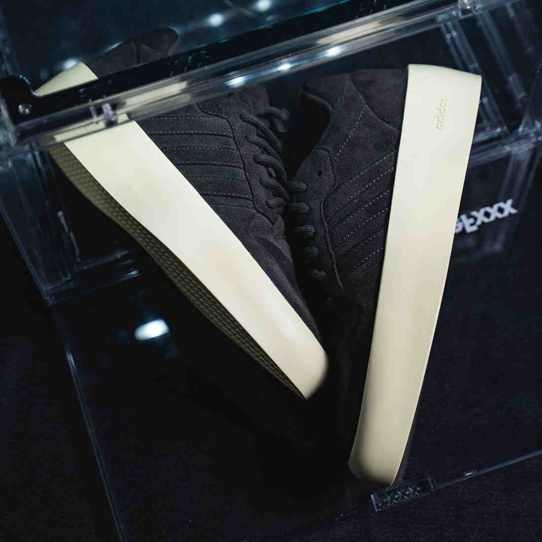 运动鞋, Fear of God, Black, adidas Originals, adidas Forum Lo, Adidas - 初见：Fear Of God x adidas Forum 86 Lo "核心黑 "系列