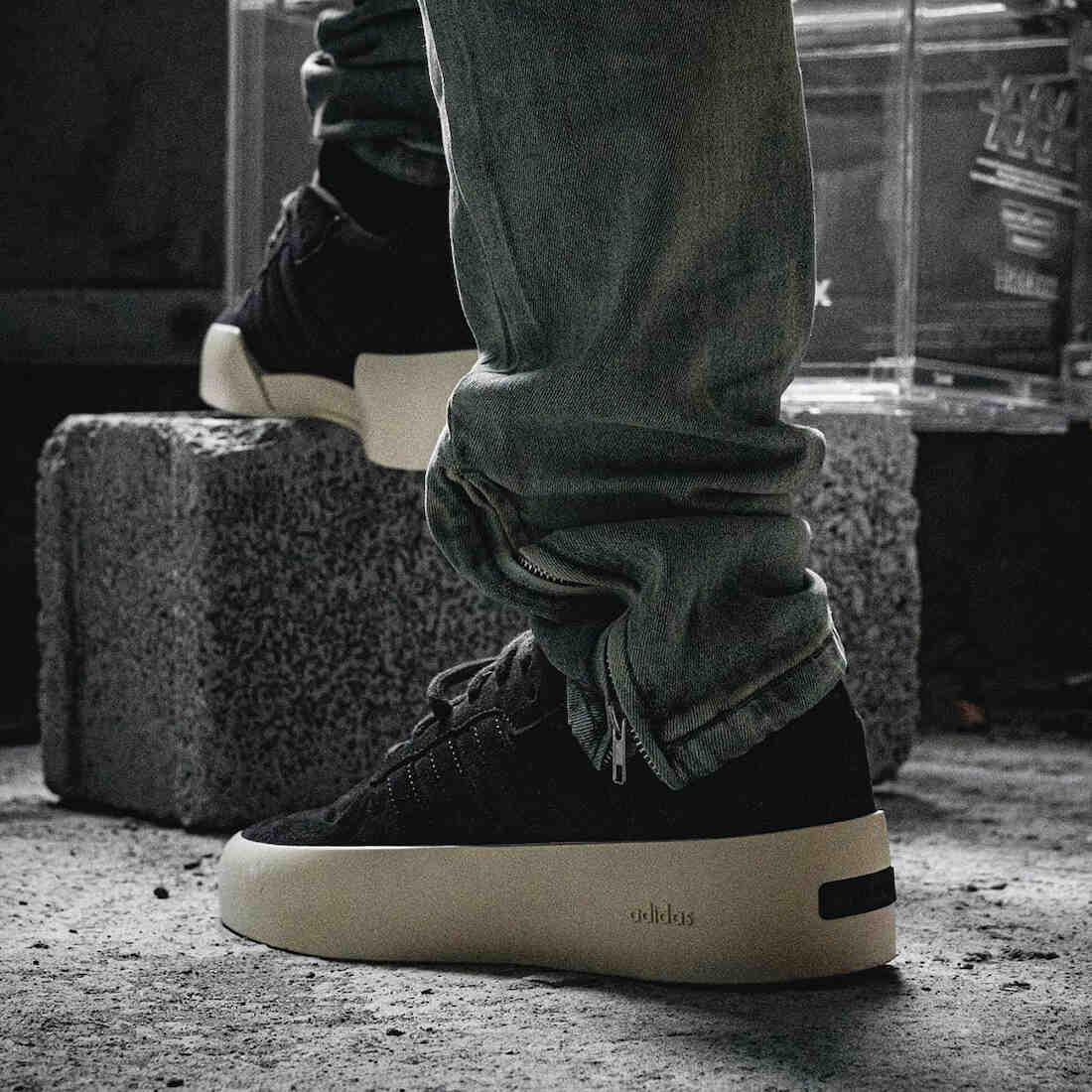 运动鞋, Fear of God, Black, adidas Originals, adidas Forum Lo, Adidas - 初见：Fear Of God x adidas Forum 86 Lo "核心黑 "系列