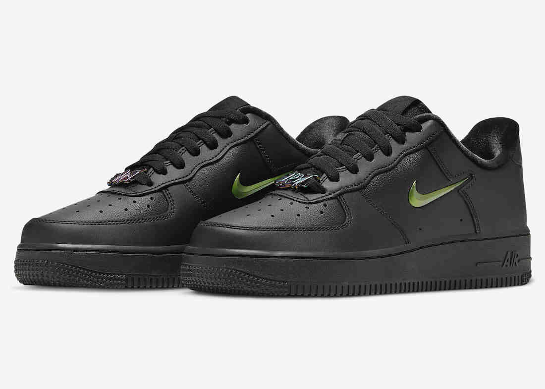 耐克, Swoosh, Nike Air Force 1 Low, Nike Air Force 1, JUST DO IT, FORCE 1, Air Force 1 Low, Air Force 1 - 耐克在 "Just Do It "系列中加入全黑 Air Force 1 Low