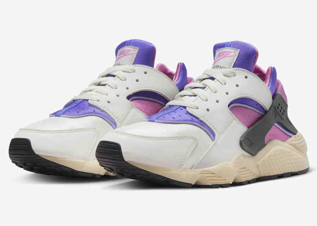 这款耐克 Air Huarache 运动蓝欢乐和俏皮粉色