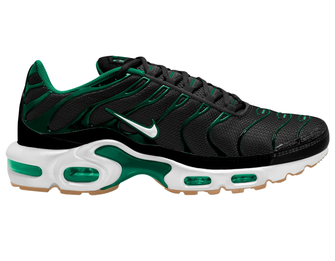 耐克 Air Max Plus 表面黑色和孔雀石色，胶底