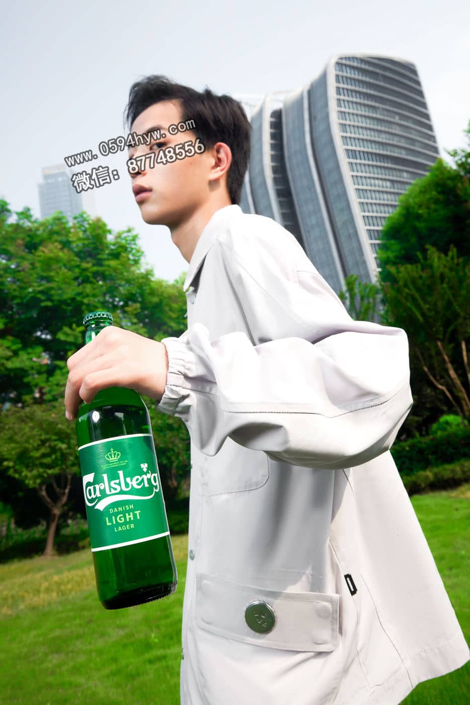 嘉士伯 x FMACM 联名限量礼盒发布