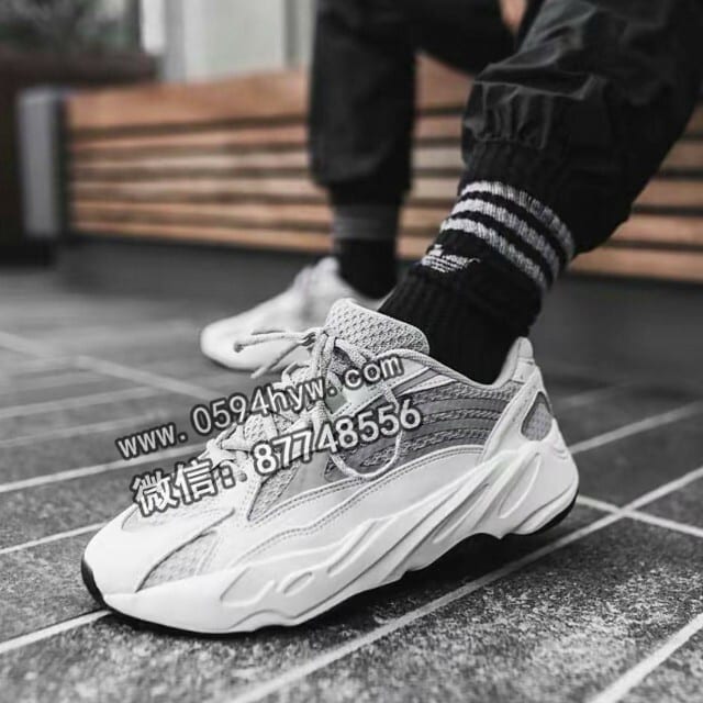 清单, Yeezy Boost 700, Yeezy, Ye, Boost 7, Boost - 近期火爆的Yeezy款式价格飙升，但这双最值得购买的鞋款竟然大幅降价！