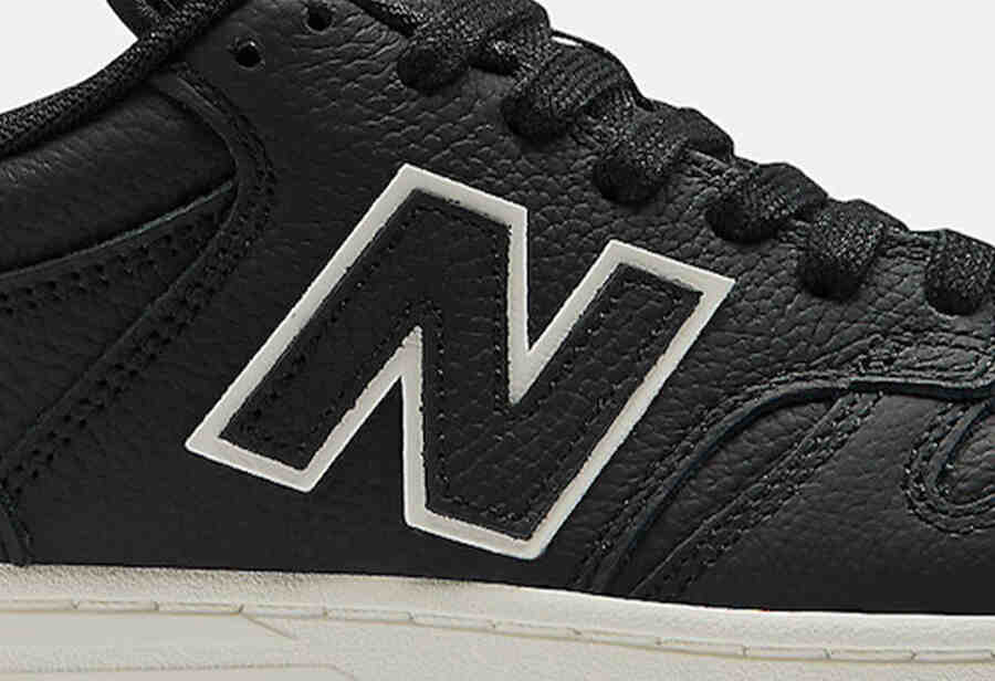 New Balance 全新鞋款亮相：评分选项请告诉我们，你对这个配色打几分？