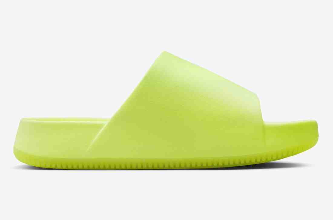 运动鞋, Swoosh, Nike Calm Slide, NIKE - Nike Calm Slide“Volt”将于2023年秋季发布。