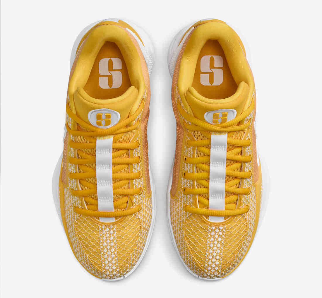 Nike Sabrina 1 “University Gold” 现已上市。 篮球鞋, Zoom Air, Zoom, University Gold, React, Nike Sabrina 1, NIKE - Nike Sabrina 1 “University Gold” 现已上市。