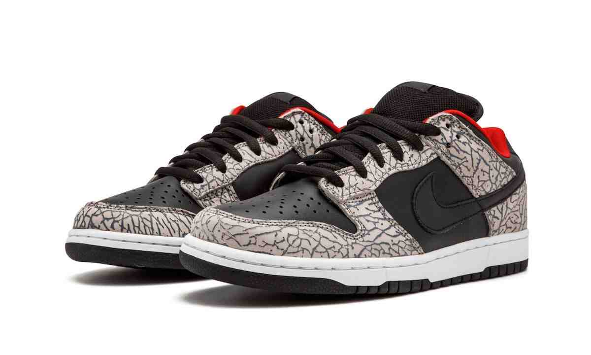 Swoosh, Supreme, SB Dunk Low, Nike SB Dunk Low, Dunk Low, Dunk, Community Poll, Air Jordan - 更好的至尊SB Dunk Low: “黑水泥”或“红水泥”