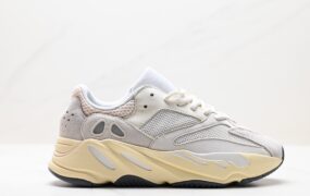 阿迪达斯 Adidas YEEZY 700V2 ‘Static’ 阿迪达斯椰子700二代复古老爹鞋 FV9922 灰白反光