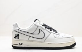 Nike Air Force 1 Low 空军一号低帮百搭休闲运动板鞋 货号：UK3699-055