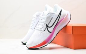 Nike Zoom Pegasus 38登月飞马38代 跑步鞋 货号：CW7356-103