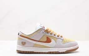 Nike DuNike Low SE “85” 绒面革 灰白红色 货号 DO9457-109 即可