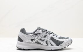 亚瑟士 JOG 100S 休闲运动跑步鞋 低帮 面料使用网布 增添潮流感 轻量透气 科技感的时尚味道 舒适性和穿着感受 官方货号: 1201A715-020 尺码：36 37 38 38.5 39.5 40 40.5 41.5 42 42.5 43.5 44 45 ID:JED170-DJG