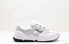 耐克 Nike M2K Tekno PLUS 复古休闲老爹鞋 鞋帮高度：不明 颜色：不明 货号：DR9716-006