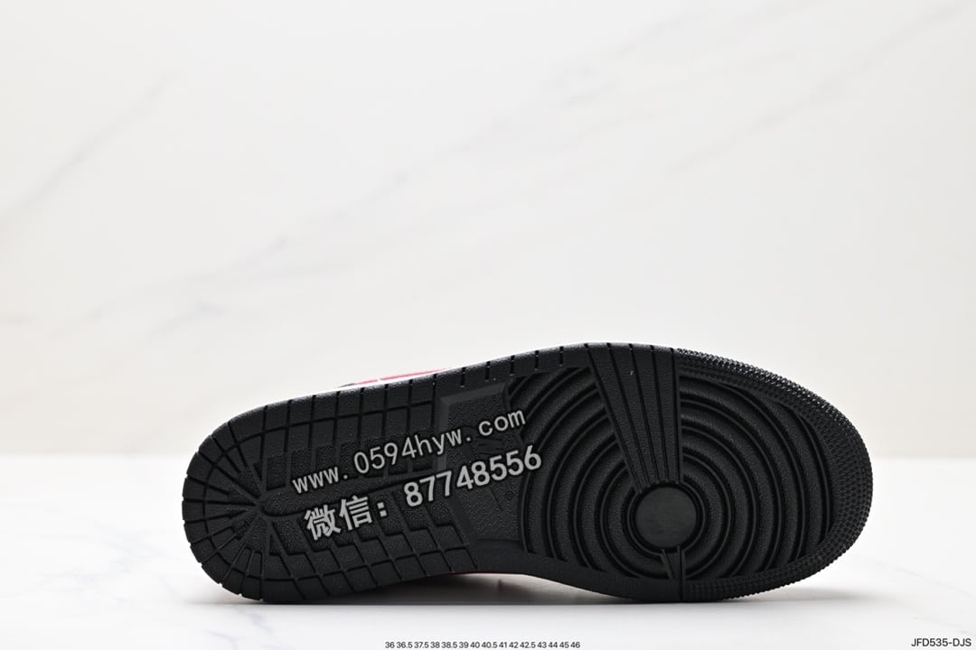 篮球鞋, 低帮篮球鞋, Jordan, Aj1, AJ, Air Jordan 1 Low, Air Jordan 1, Air Jordan - Air Jordan 1 Low AJ1低帮篮球鞋 品牌：Air Jordan 系列：AJ1低帮系列 鞋子类型：篮球鞋 鞋帮高度：低帮 货号：DC0774-062 尺码：36 36.5 37.5 38 38.5 39 40 40.5 41 42 42.5 43 44 45 46 商品ID：JFD535-DJS