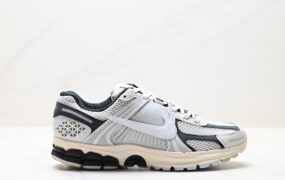 Nike Zoom Vomero 5 SP 经典复古休闲运动鞋 FN7649-110