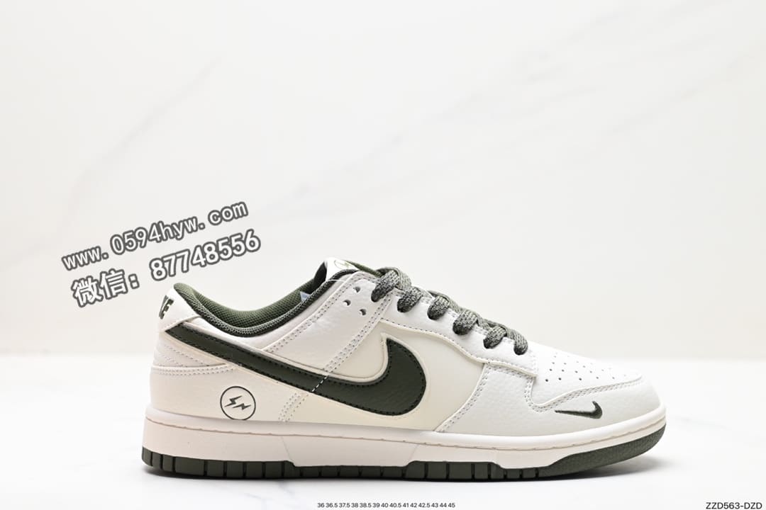 耐克Nike DuNike Low Retro ”DIY高端定制“ 低帮休闲运动板鞋 原装头层材料 用料绝不含糊 独家版型蒸餾加工帶來的是更好的视觉和脚感体验 清洁度 电绣工艺 皮料切割干净无任何毛边 细节完美
货号：XD1688-016品牌：耐克Nike
系列：DuNike Low Retro
类型：低帮休闲运动板鞋
货号：XD1688-016