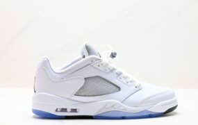 品牌：Air Jordan系列：5 Low鞋子类型：低帮篮球鞋颜色：米黄色、红色货号：DJ1094-001