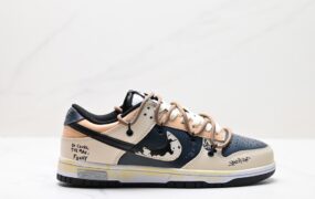 Nike SB DuNike Low 黑红泼墨 反转三勾
品牌：Nike
系列：SB DuNike Low
鞋子类型：抽绳鞋带
鞋帮高度：解构
颜色：黑红泼墨
货号：官方货号: DD1391-100