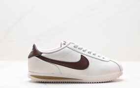 Nike Classic Cortez 经典轻便舒适男子阿甘鞋休闲跑步鞋运动鞋 纯粹而执着的精神 货号: DN1791-104