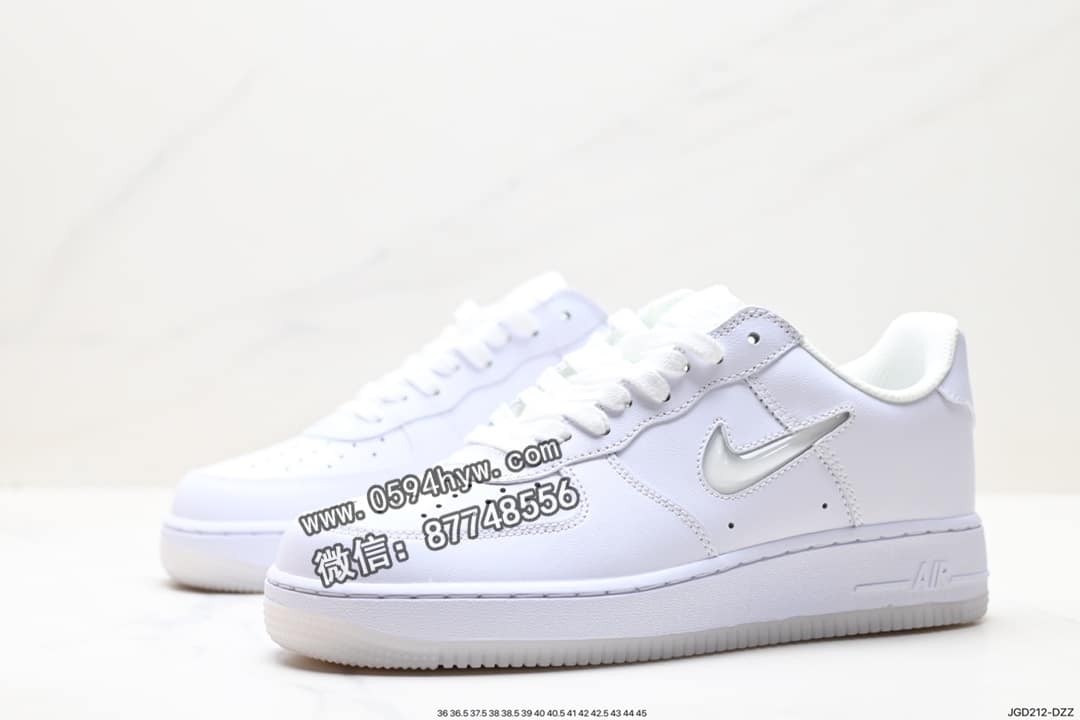 空军一号, 板鞋, Nike Air Force 1 Low, Nike Air Force 1, Nike Air, NIKE, Air Force 1 Low, Air Force 1 - Nike Air Force 1 Low 空军一号低帮休闲板鞋 货号：FN5924-100 尺码：36-45
(品牌：Nike, 系列：Air Force 1 Low, 鞋子类型：休闲板鞋, 鞋帮高度：低帮, 货号：FN5924-100, 尺码：36-45)