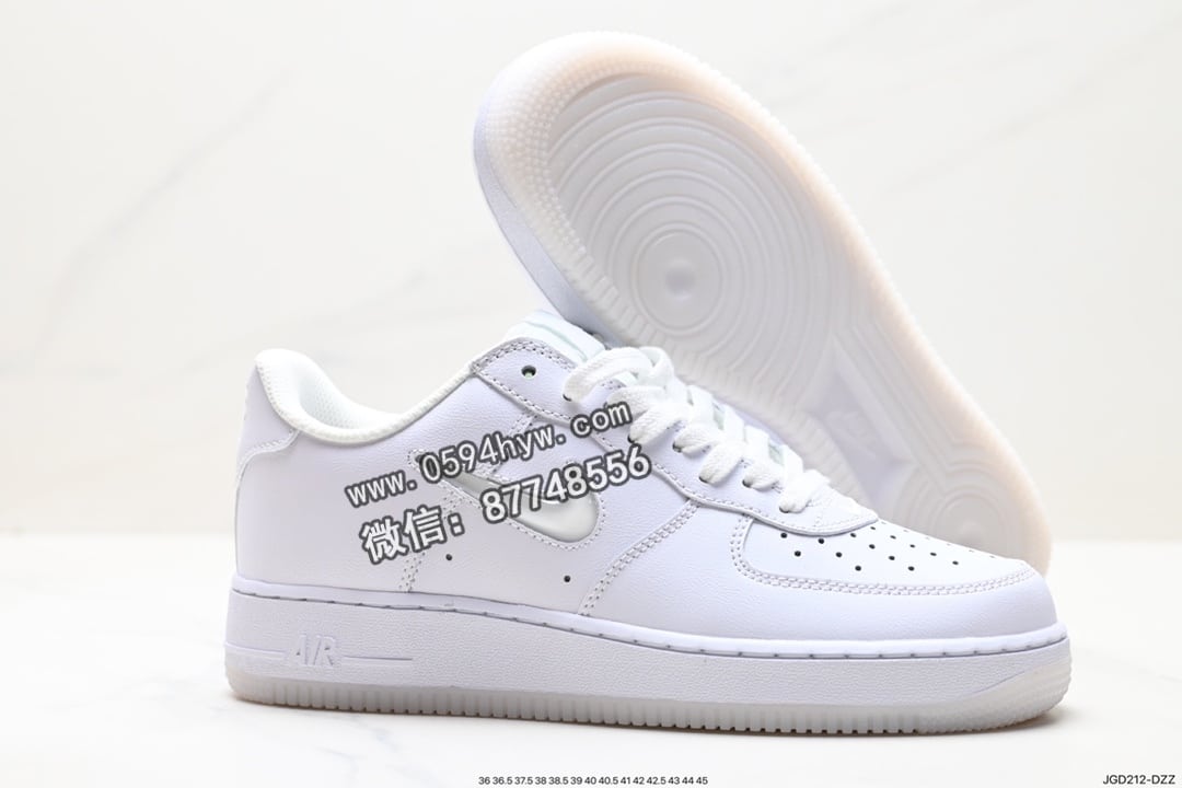 空军一号, 板鞋, Nike Air Force 1 Low, Nike Air Force 1, Nike Air, NIKE, Air Force 1 Low, Air Force 1 - Nike Air Force 1 Low 空军一号低帮休闲板鞋 货号：FN5924-100 尺码：36-45
(品牌：Nike, 系列：Air Force 1 Low, 鞋子类型：休闲板鞋, 鞋帮高度：低帮, 货号：FN5924-100, 尺码：36-45)