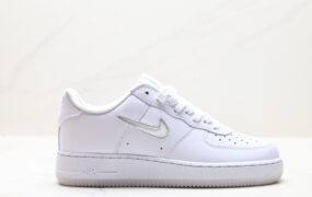 Nike Air Force 1 Low 空军一号低帮休闲板鞋 货号：FN5924-100 尺码：36-45
(品牌：Nike, 系列：Air Force 1 Low, 鞋子类型：休闲板鞋, 鞋帮高度：低帮, 货号：FN5924-100, 尺码：36-45)