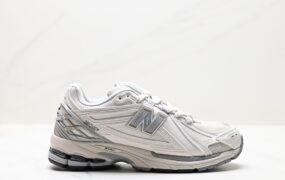 New Balance M1906 系列 复古单品老爹鞋 楦版型材料细节做工精细 官方货号：M1906RTI