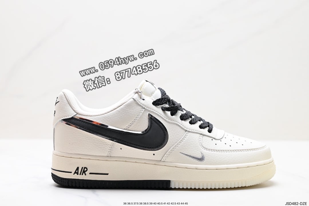 Air Force 1 ‘07 LV8 空军一号 鞋子 空军一号 采用了整体外观的工具灰色 外观使用纹理显示 冷色调填满整个鞋子结构 除了白色logo 鞋跟和鞋底 灰黑也填充了鞋子的其余部分
货号 JJ0253-001