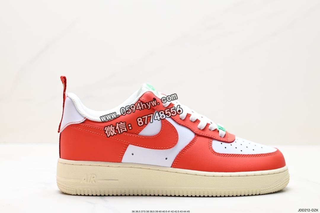 品牌：Nike
系列：Air Force 1 Low
鞋子类型：低帮百搭休闲运动板鞋
鞋帮高度：低帮
货号：DR0142-100