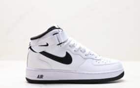 Air Force 1 ‘07 Low 原楦头原纸板品牌：Air Force
系列：1 ’07 Low
鞋子类型：低帮鞋
鞋帮高度：无
货号：DV0806-101