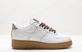 Nike Air Force 1 Low 07 低帮空军鞋 原盒配件 火烈鸟红 货号：FV3700-112