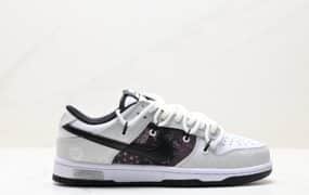 Nike SB DuNike Low 黑红泼墨 反转三勾
货号: DJ6188-002